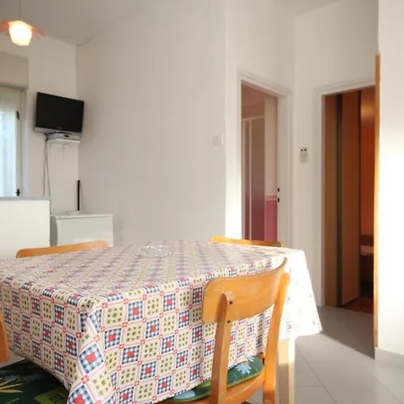 Apartment 7125b
